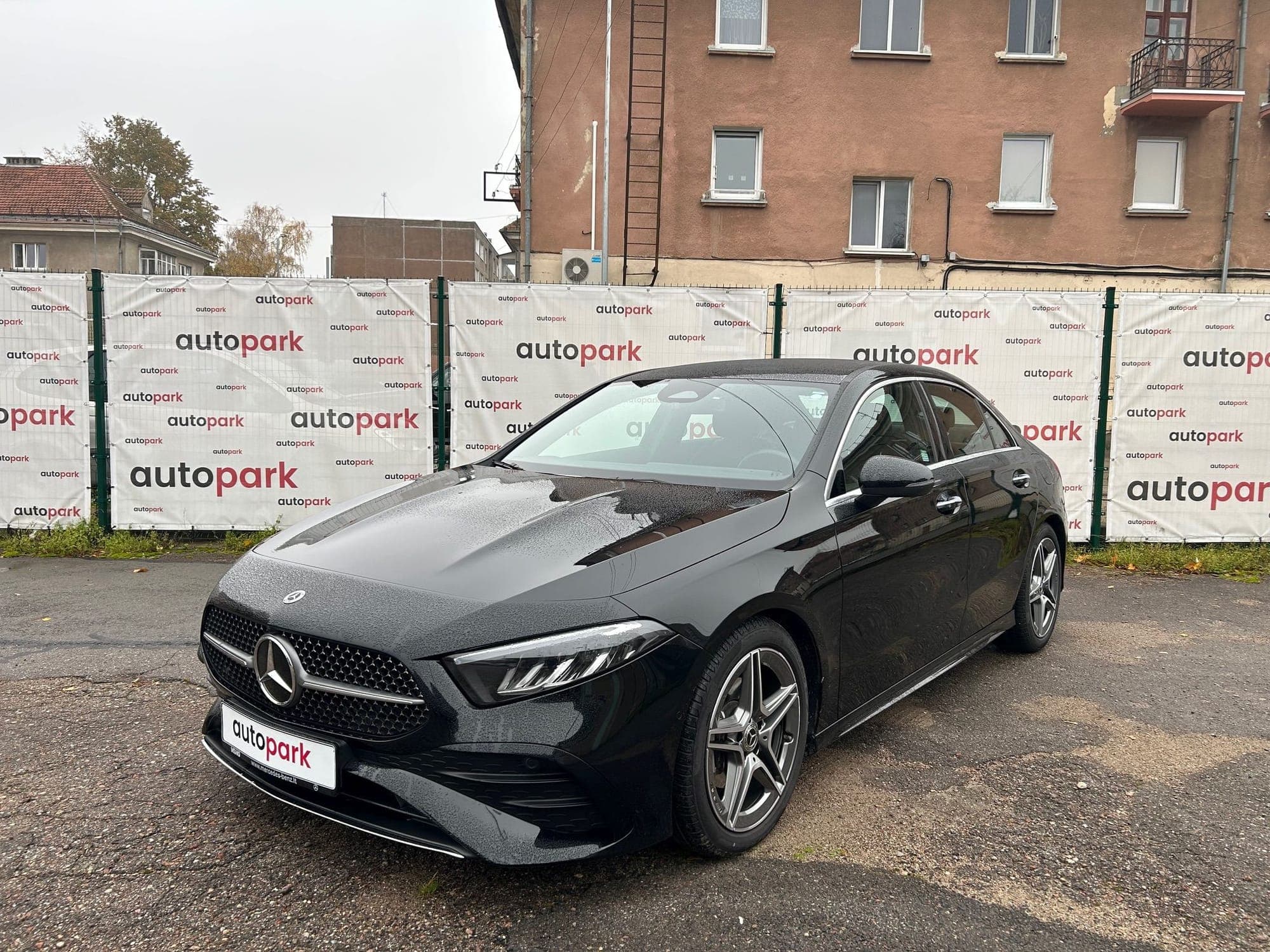 Mercedes-Benz A180 — nuotrauka 1/17