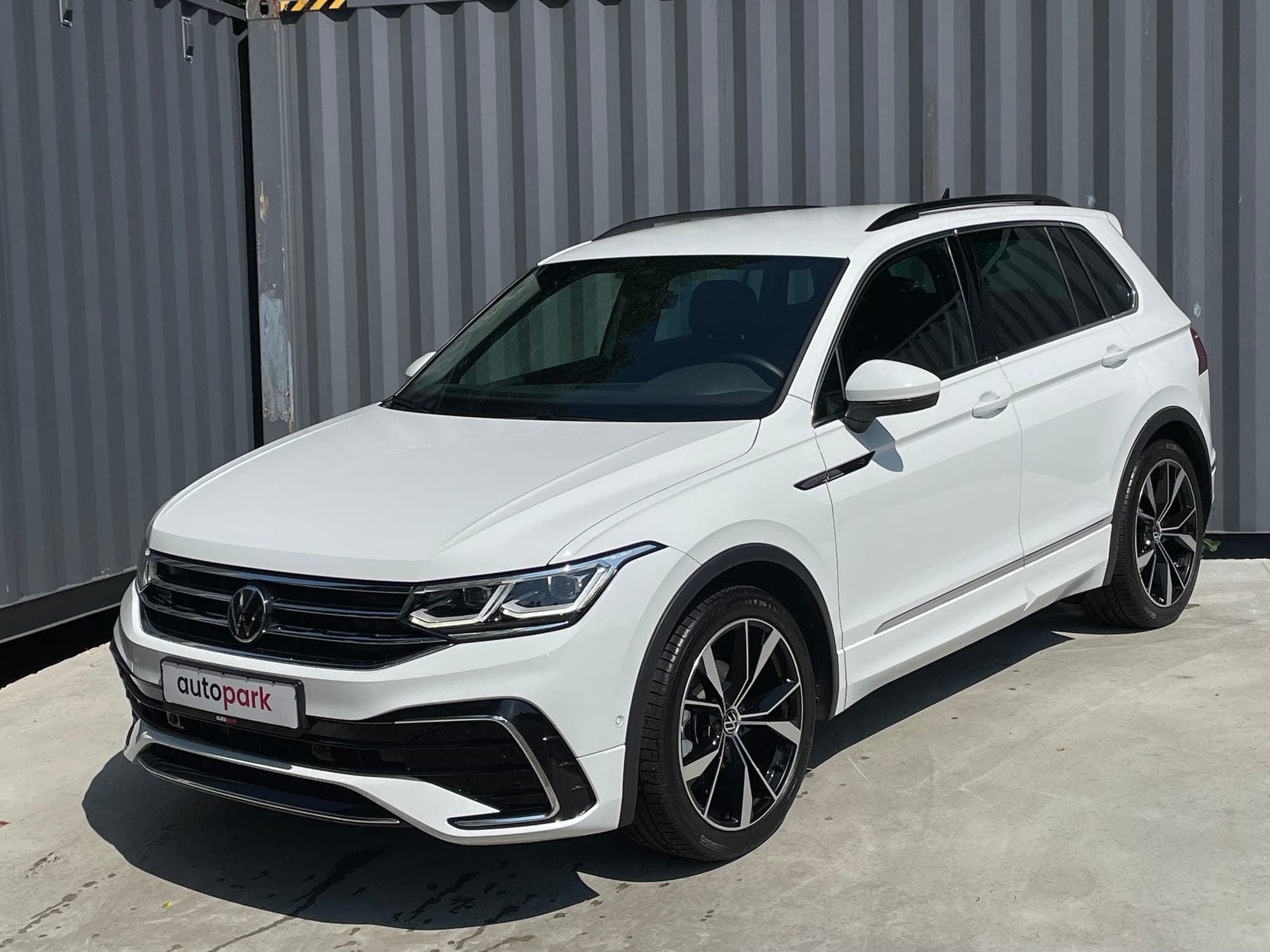 Volkswagen Tiguan R-Line — nuotrauka 1/23