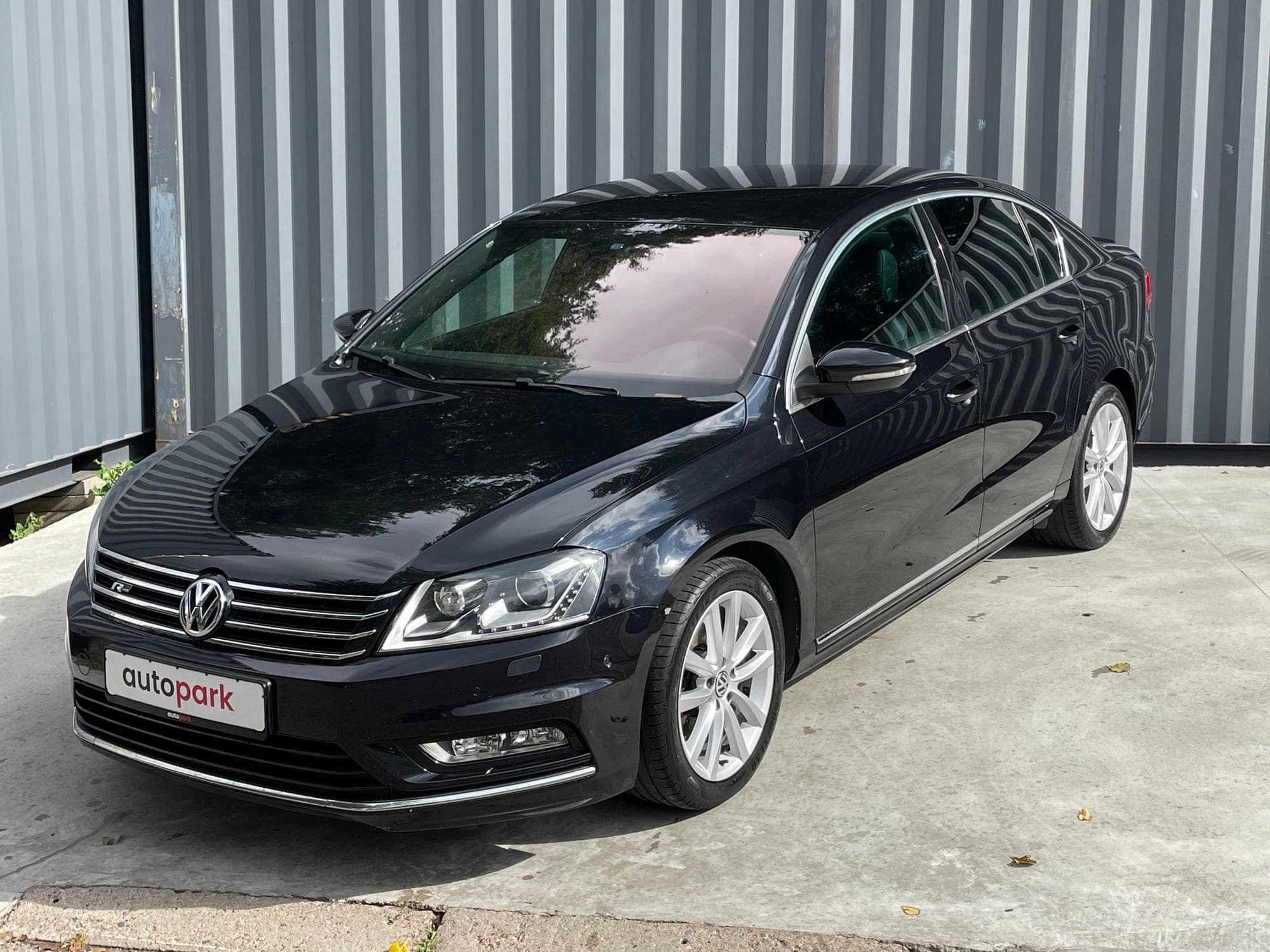 Volkswagen Passat R-Line — nuotrauka 1/26