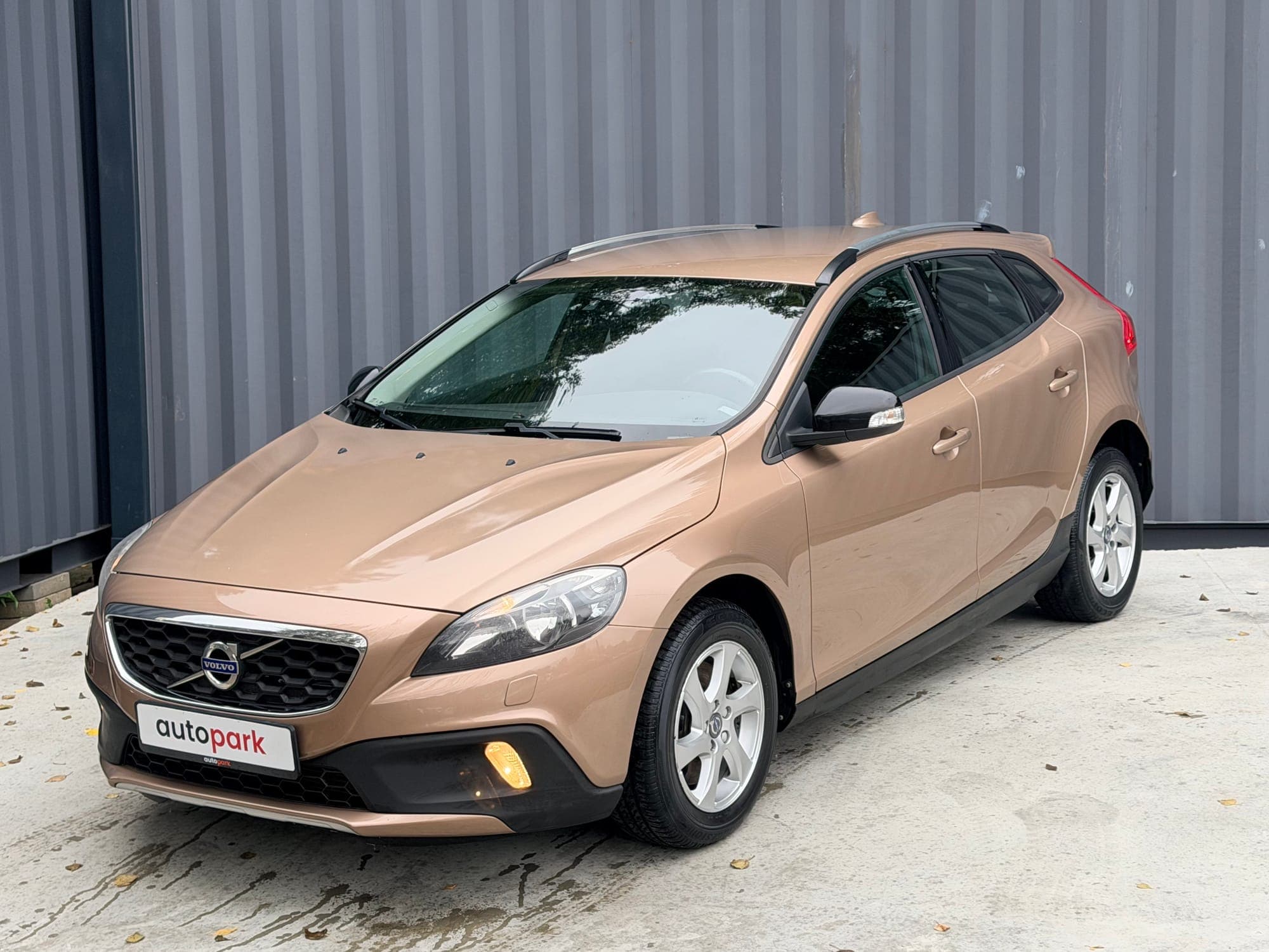Volvo V40 Cross Country, 2015